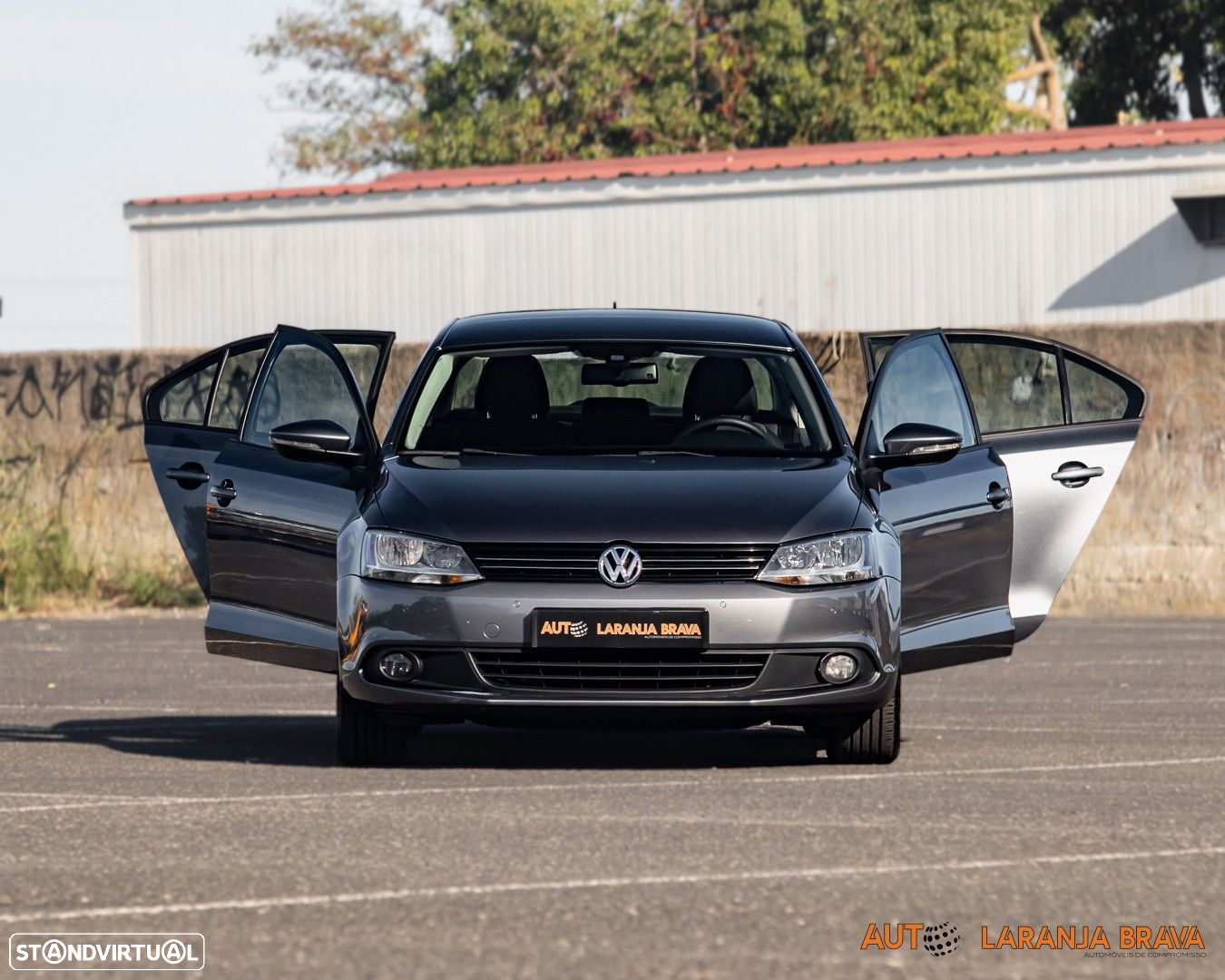 VW Jetta 1.6 TDi Confortline - 5