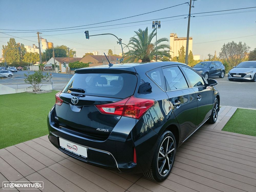 Toyota Auris 1.4 D-4D Com.+P.Sport+Navi - 16