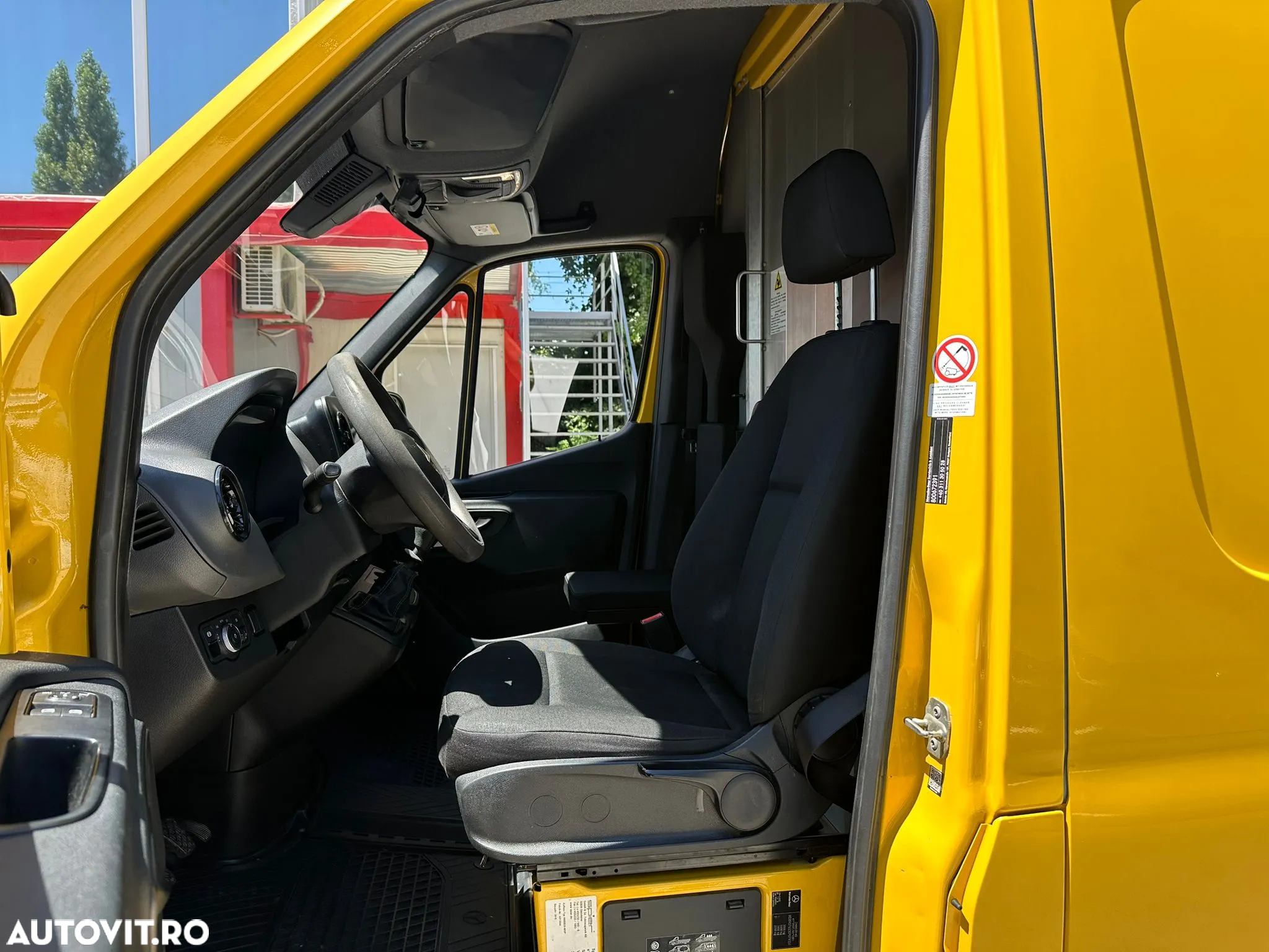 Mercedes-Benz Sprinter - 16
