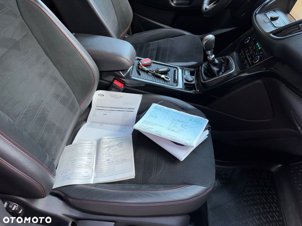 Ford Kuga 1.5 EcoBoost 2x4 ST-Line - 27