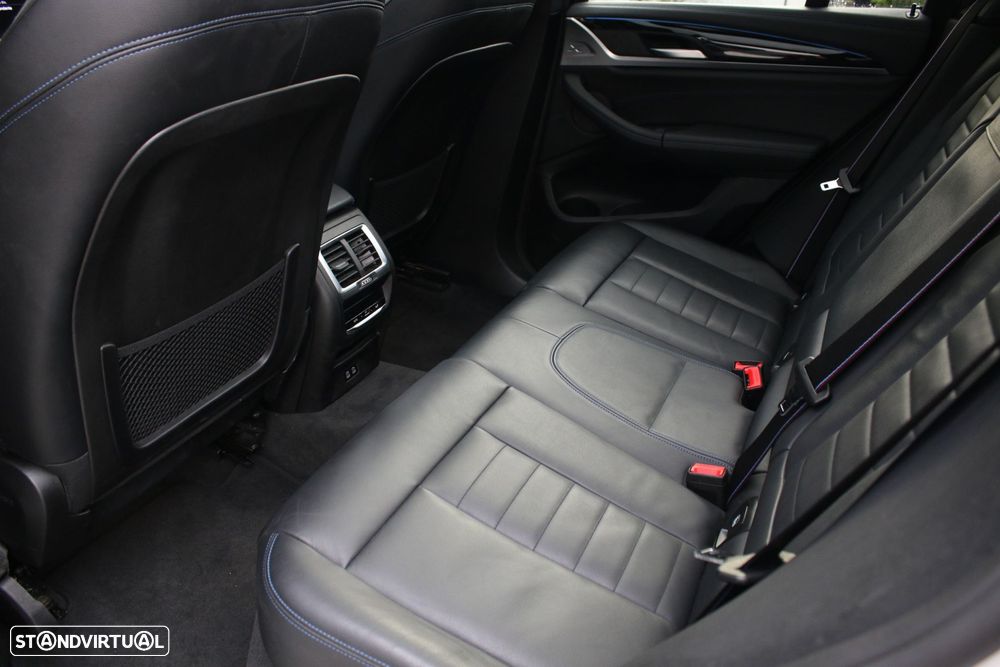 BMW iX3 M Sport Impressive - 42