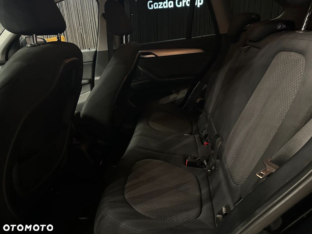 BMW X1 sDrive18i - 13