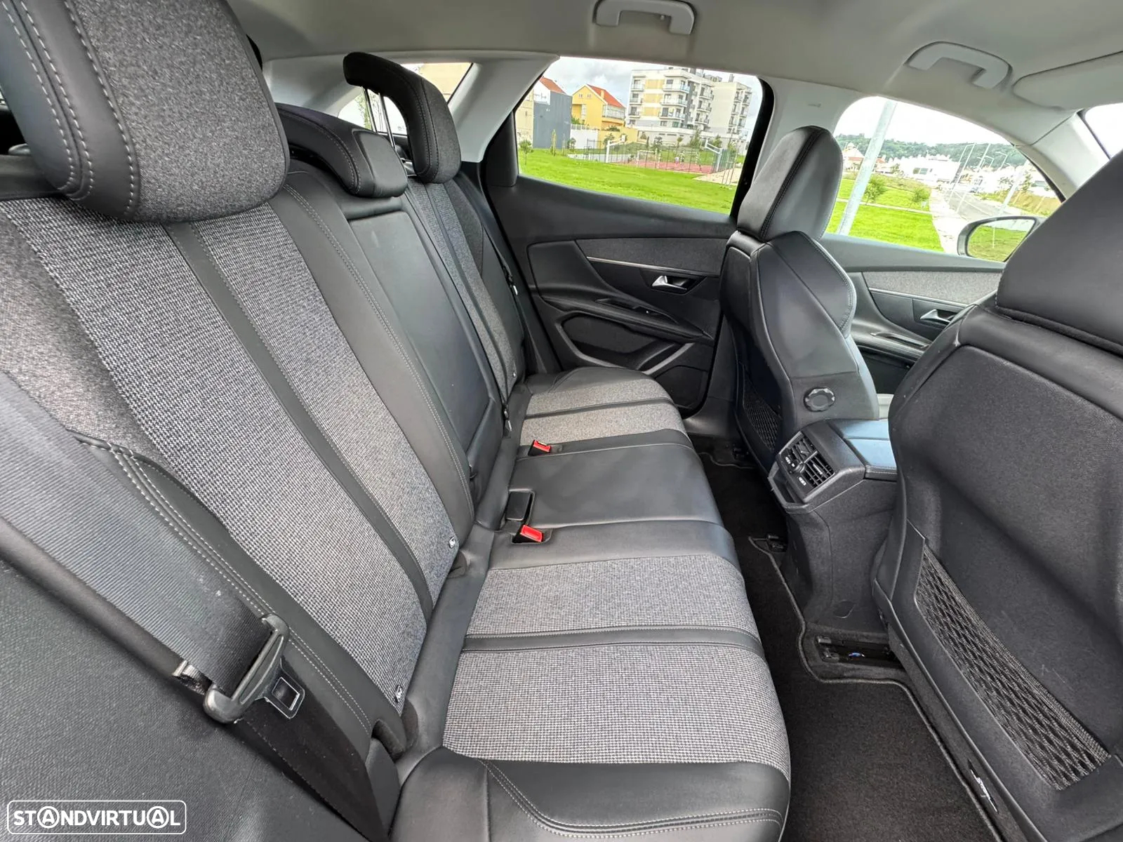 Peugeot 3008 1.5 BlueHDi GT Line EAT8 - 26