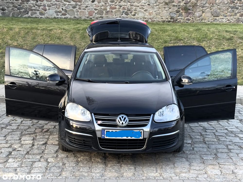 Volkswagen Golf - 8