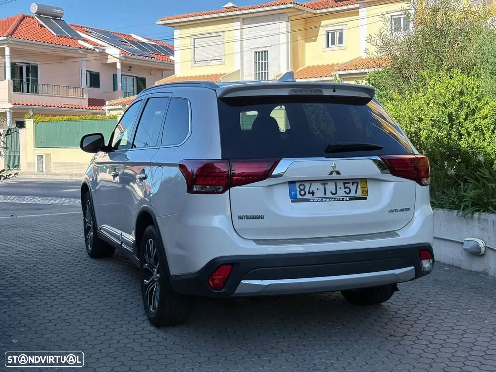 Mitsubishi Outlander 2.2 DI-D Instyle Navi - 28