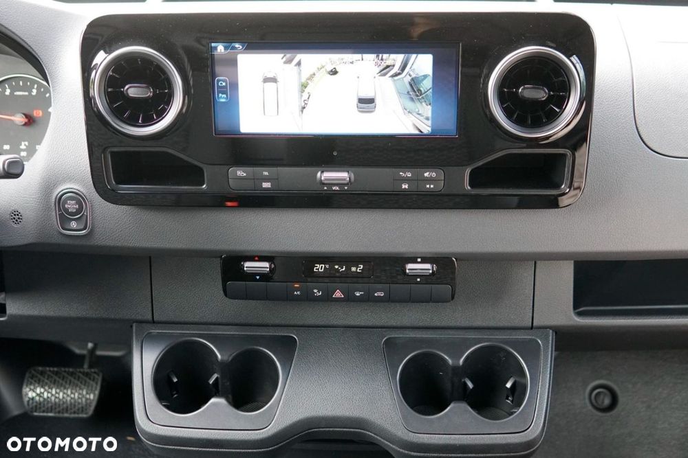 Mercedes-Benz Sprinter - 13