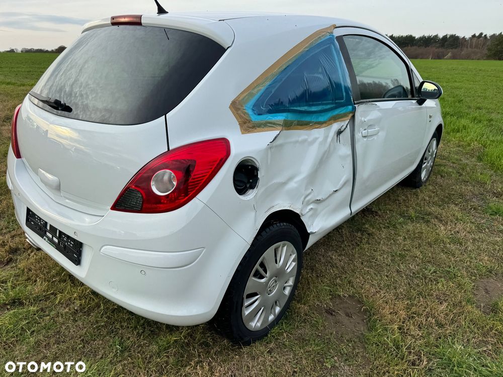 Opel Corsa 1.4 16V Satellite - 9