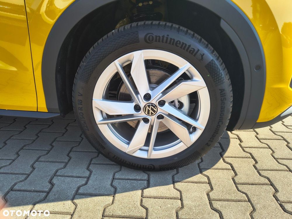 Volkswagen T-Roc - 9