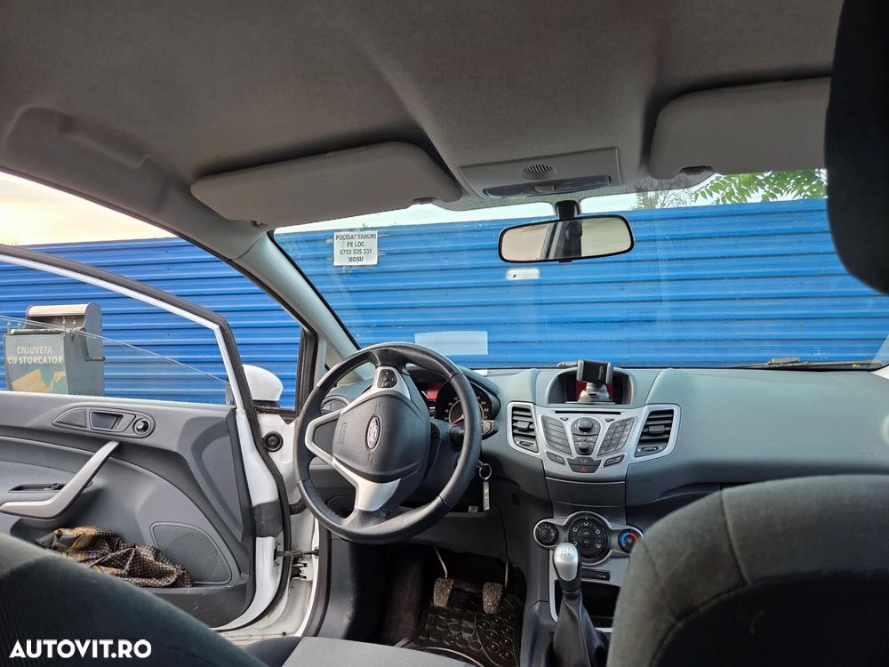 Ford Fiesta 1.6 TDCI DPF Ghia - 17