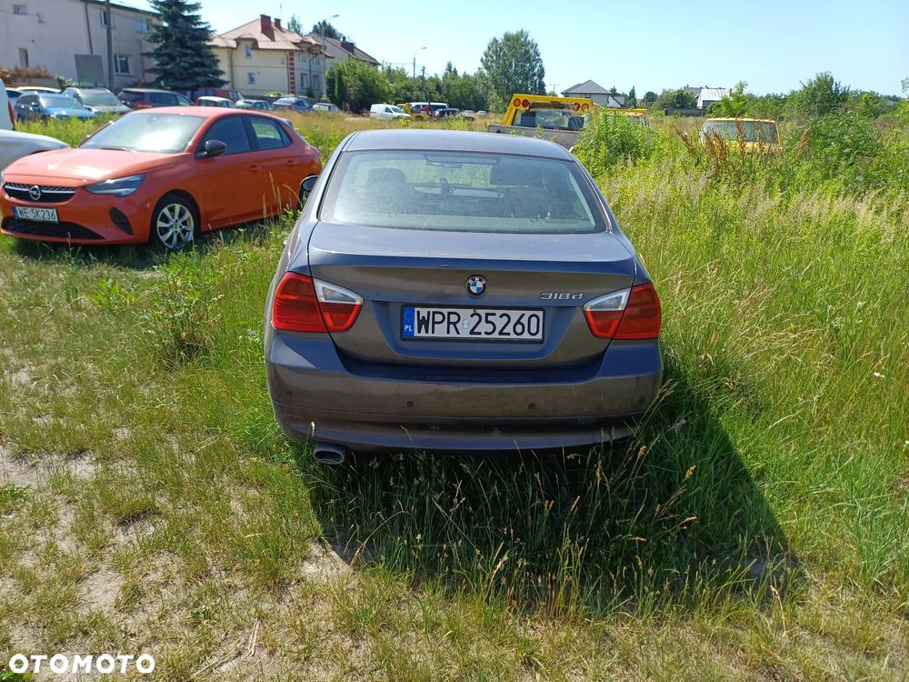 BMW Seria 3 318d - 4