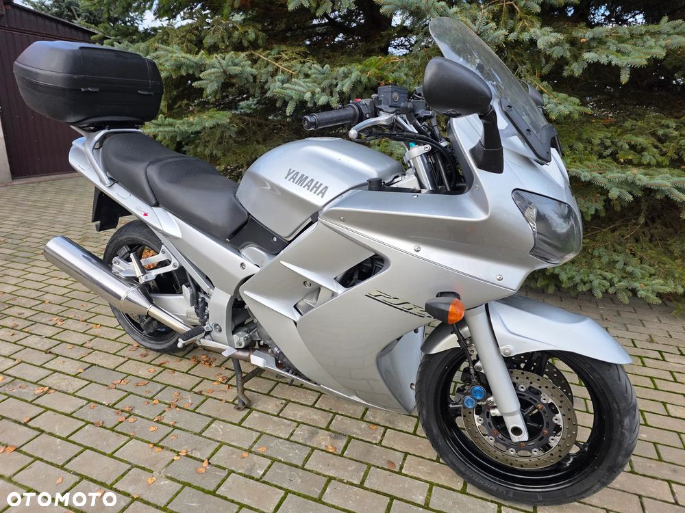 Yamaha FJR - 16