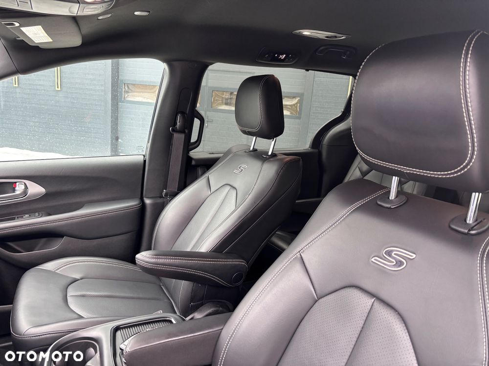 Chrysler Pacifica - 7