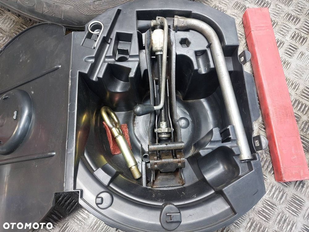ORGANIZER BAGAŻNIKA + ZAPAS 5x100 165/70R14 FABIA I 1J0601027N 6Y0011031 - 2