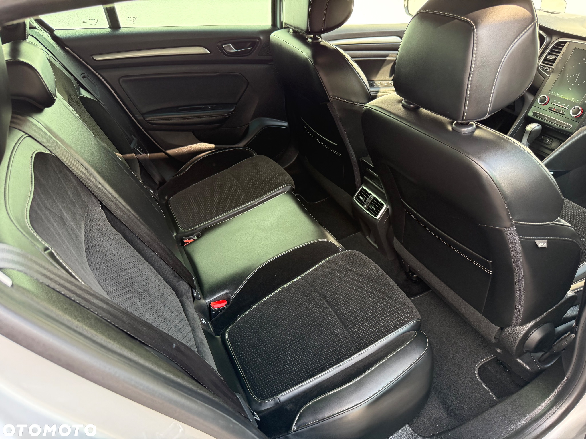 Renault Megane 1.5 dCi Bose EDC - 24