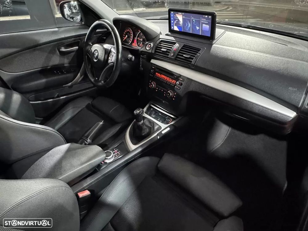 BMW 118 d Pack M - 12