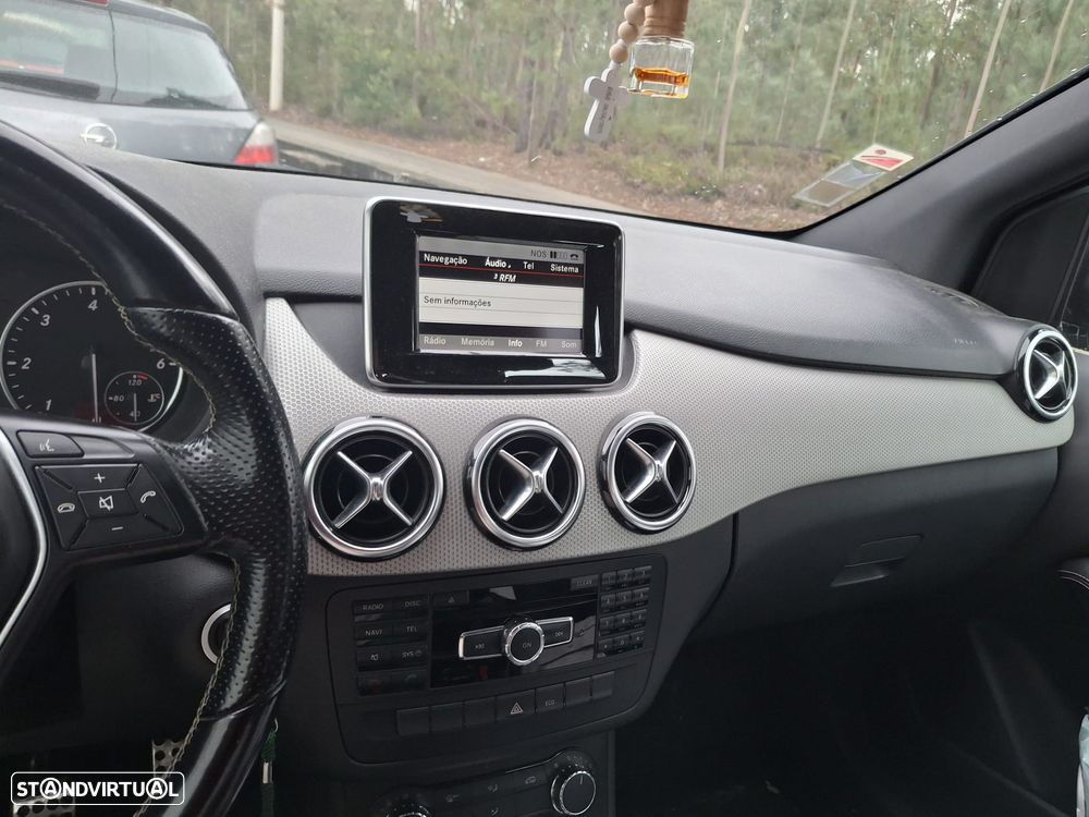Mercedes-Benz B 180 CDI (BlueEFFICIENCY) - 3