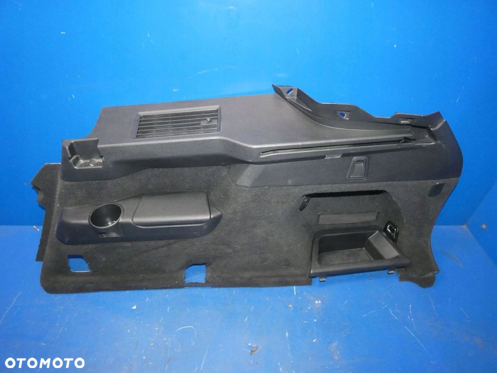 VOLVO XC90 II BOCZEK TAPICERKA BAGAŻNIKA 7 OSÓB PRAWY TYŁ - 1