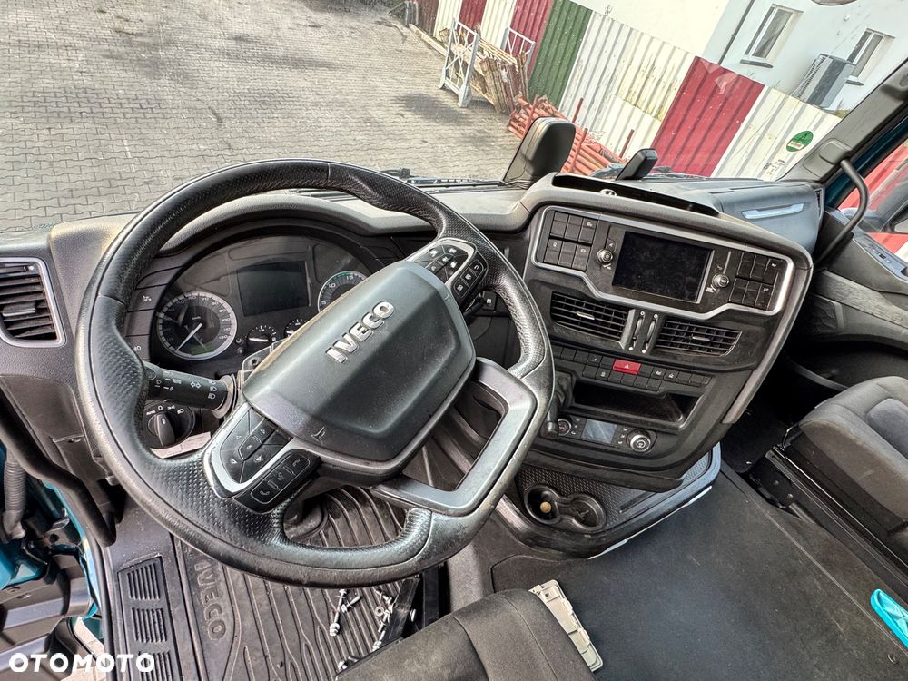 Kompletna kabina Iveco S-Way + stopnice, owiewki i kompletny zderzak - 8