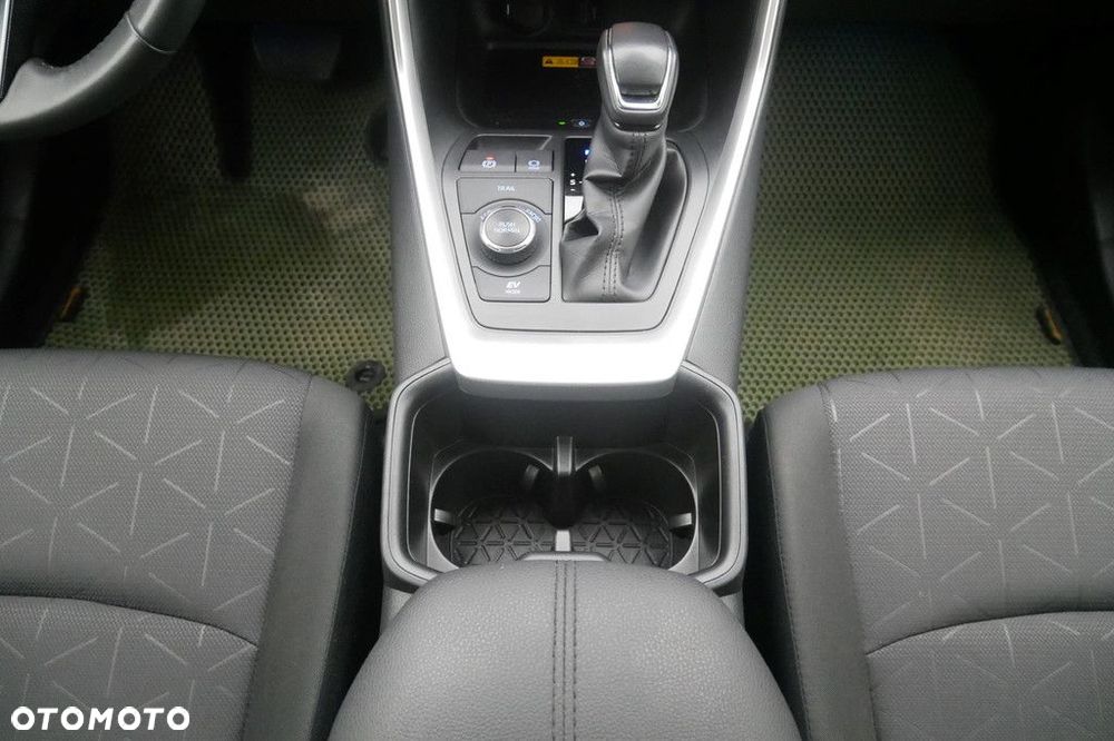 Toyota RAV4 - 11