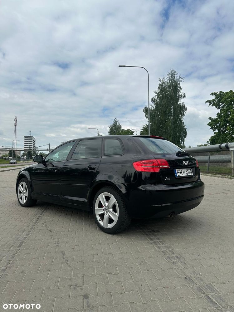 Audi A3 Sportback 1.6 TDI DPF Ambiente - 30