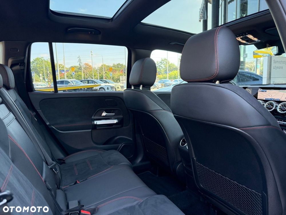 Mercedes-Benz GLB - 15