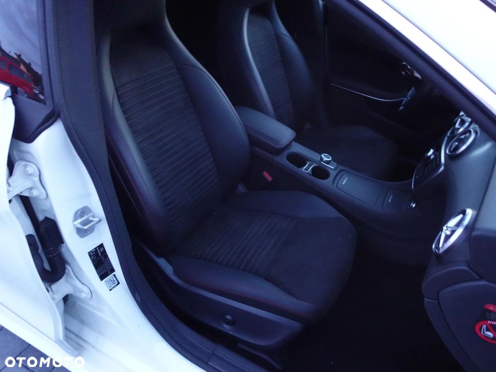 Mercedes-Benz CLA 200 Edition 1 - 3