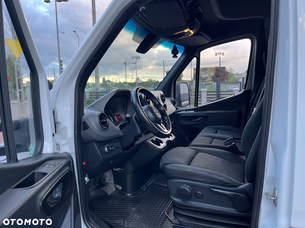 Mercedes-Benz Sprinter 319 CDI V6 - 8