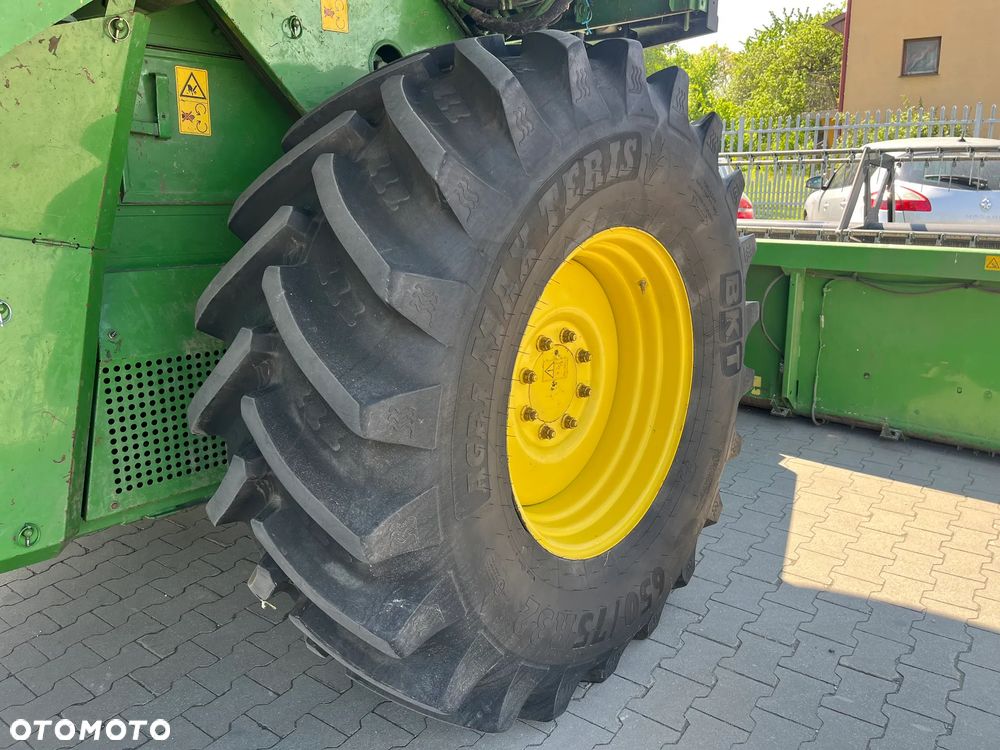 John Deere 2254 HillMaster - 13