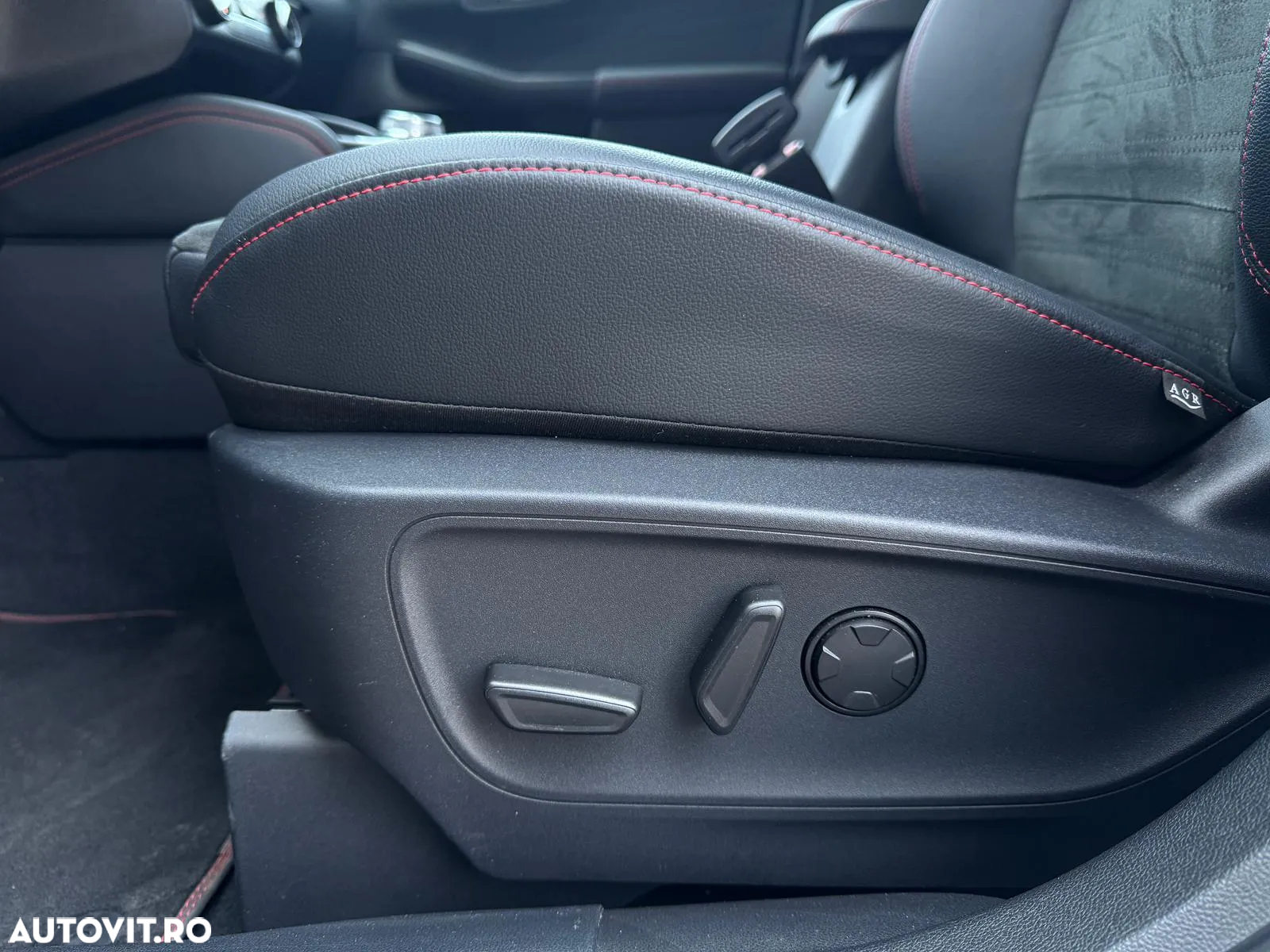 Ford Kuga 2.5 Duratec PHEV ST Line X - 25