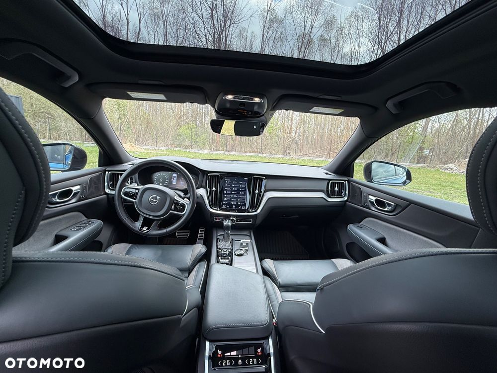 Volvo S60 T6 AWD R-Design - 10