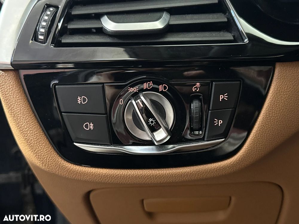 BMW Seria 5 530i Aut. Luxury Line - 16