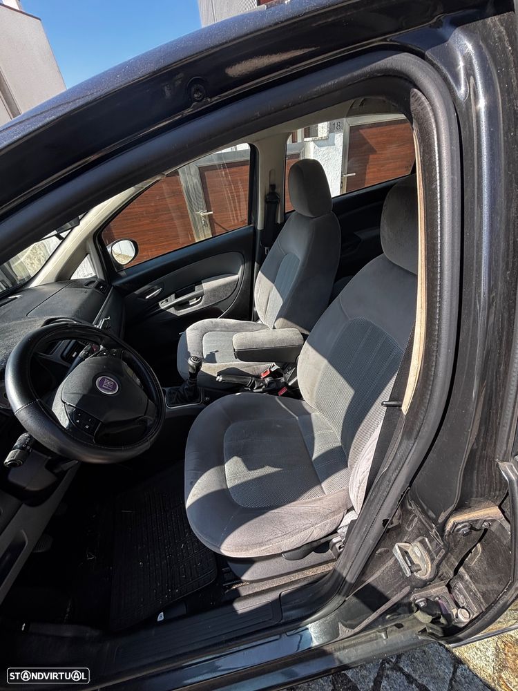 Fiat Linea 1.3 M-Jet Emotion - 12