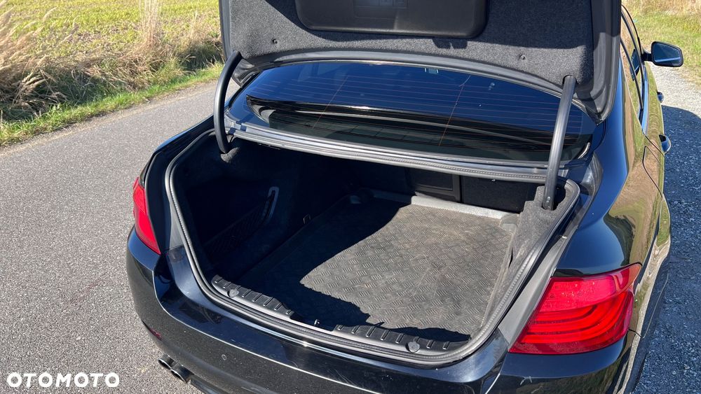 BMW Seria 5 525d xDrive - 23