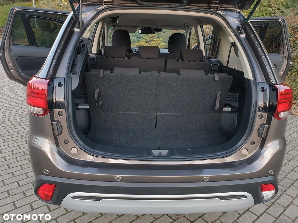 Mitsubishi Outlander 2.0 Instyle Navi 4WD CVT - 13