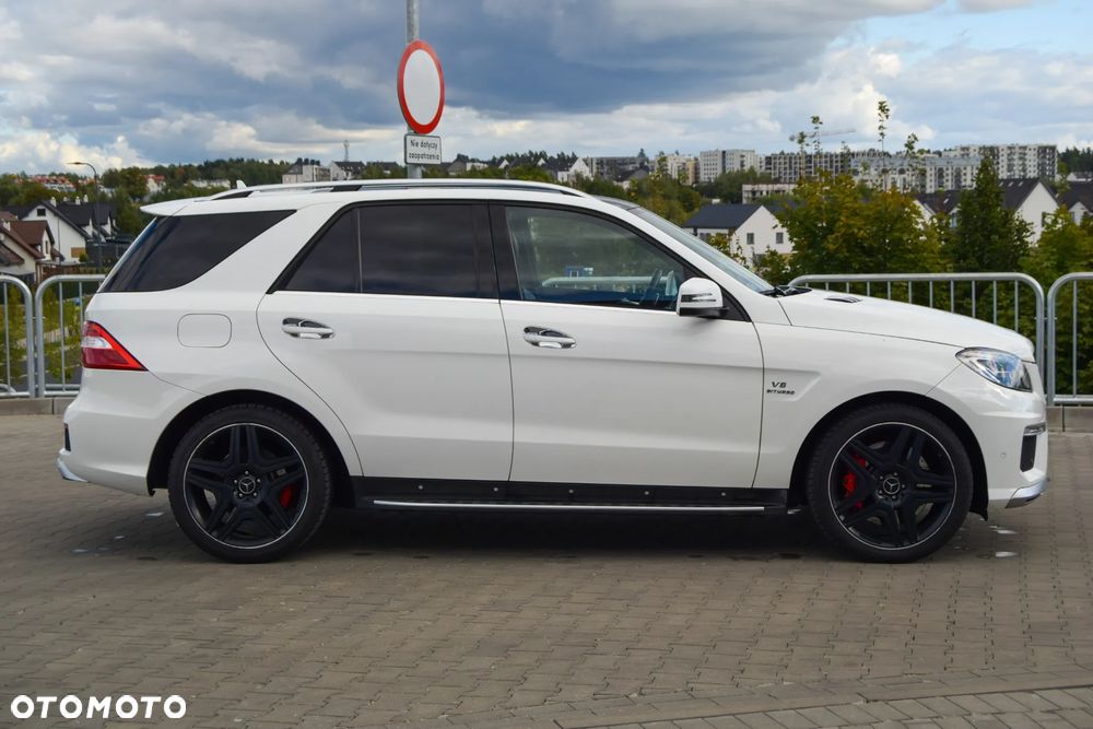 Mercedes-Benz ML 63 AMG 4Matic AMG SPEEDSHIFT 7G-TRONIC AMG Performance Package - 11
