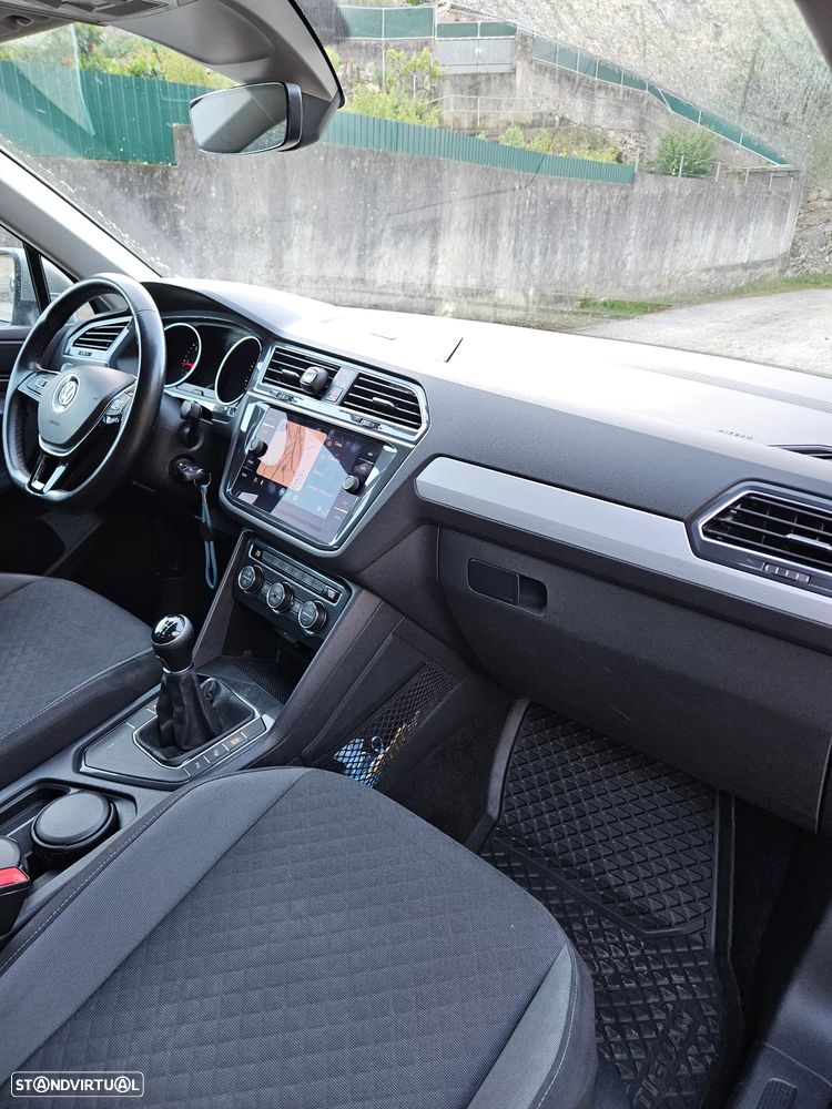 VW Tiguan 2.0 TDI Confortline - 22