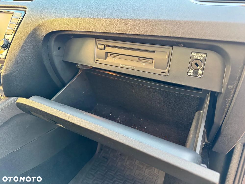 Skoda Octavia 1.6 TDI Ambition DSG - 14