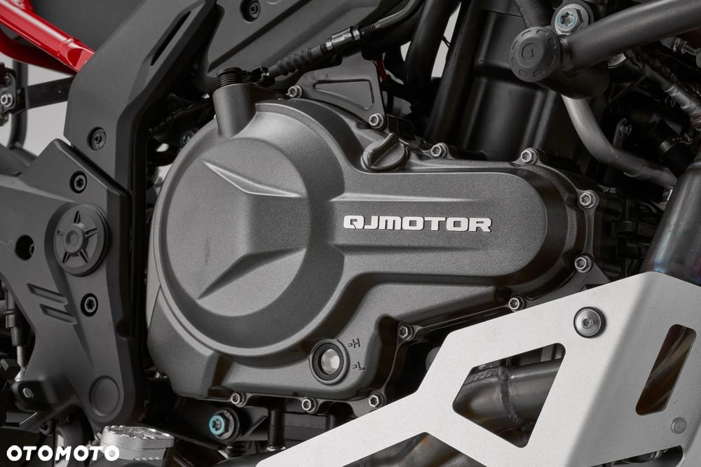 QJMOTOR SRT 600SX - 25