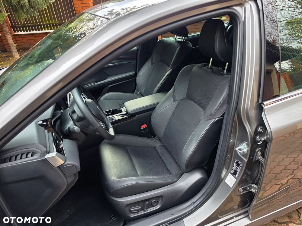 Toyota Camry 2.5 Hybrid Dynamic Force Executive e-CVT - 15