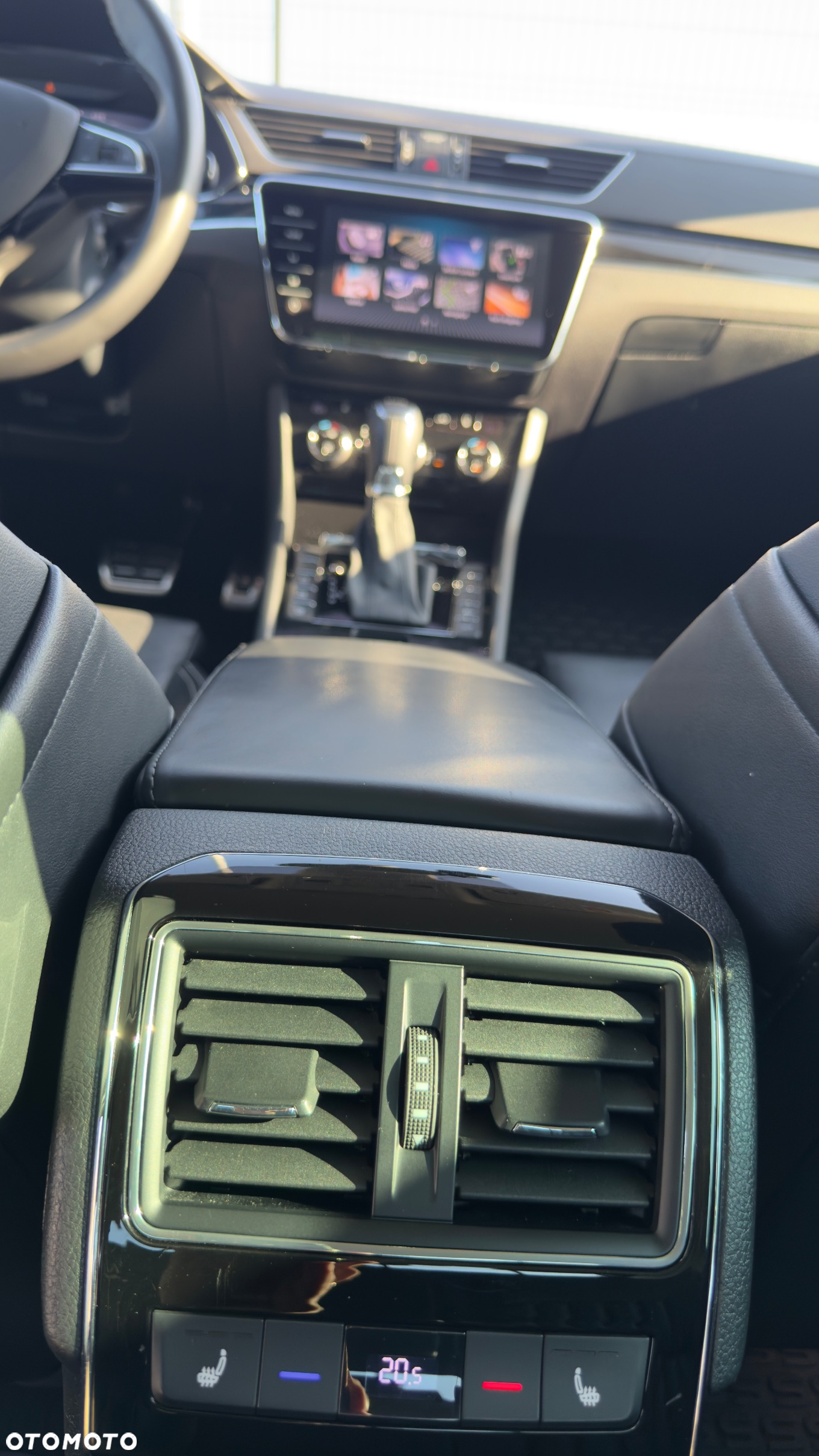 Skoda Superb 2.0 TSI L&K DSG - 8