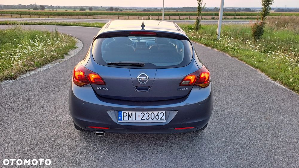 Opel Astra 1.6 T Cosmo - 7