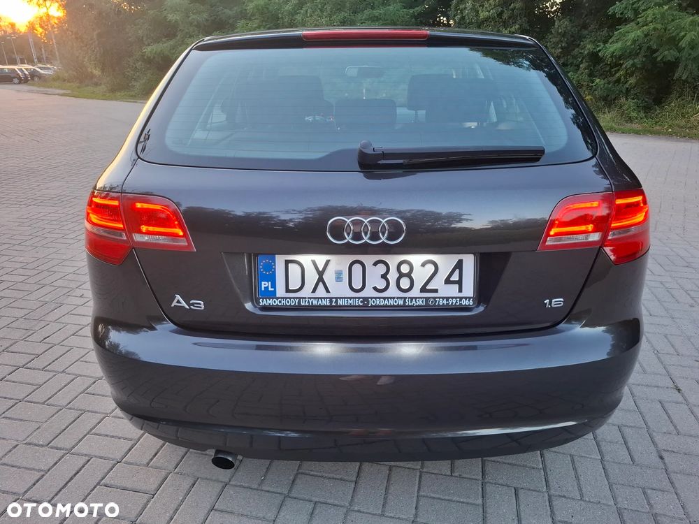 Audi A3 Sportback 1.6 Ambiente - 4