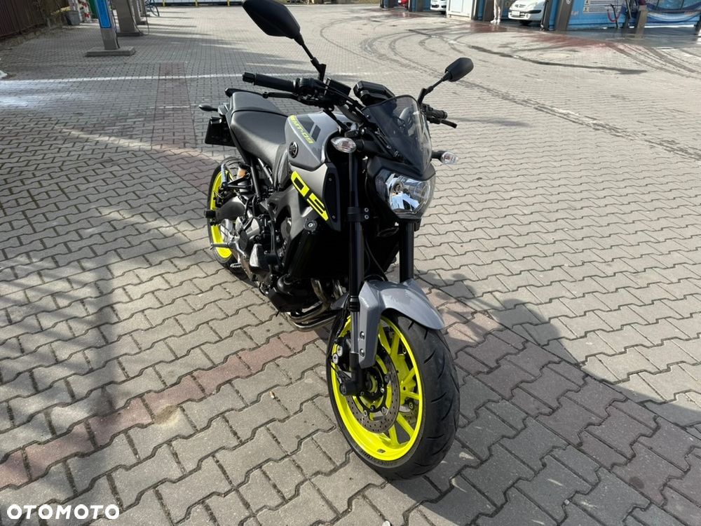 Yamaha MT - 2
