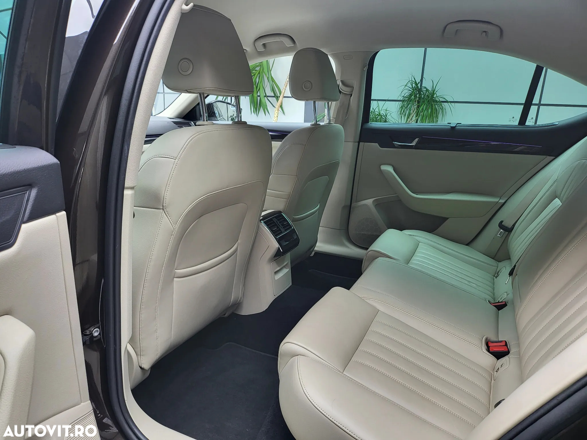 Skoda Superb 2.0 TDI 4X4 DSG Laurin & Klement - 16