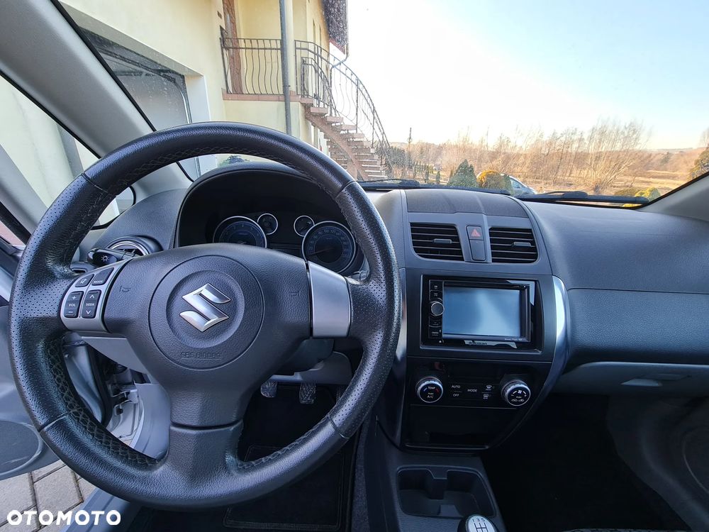 Suzuki SX4 - 10
