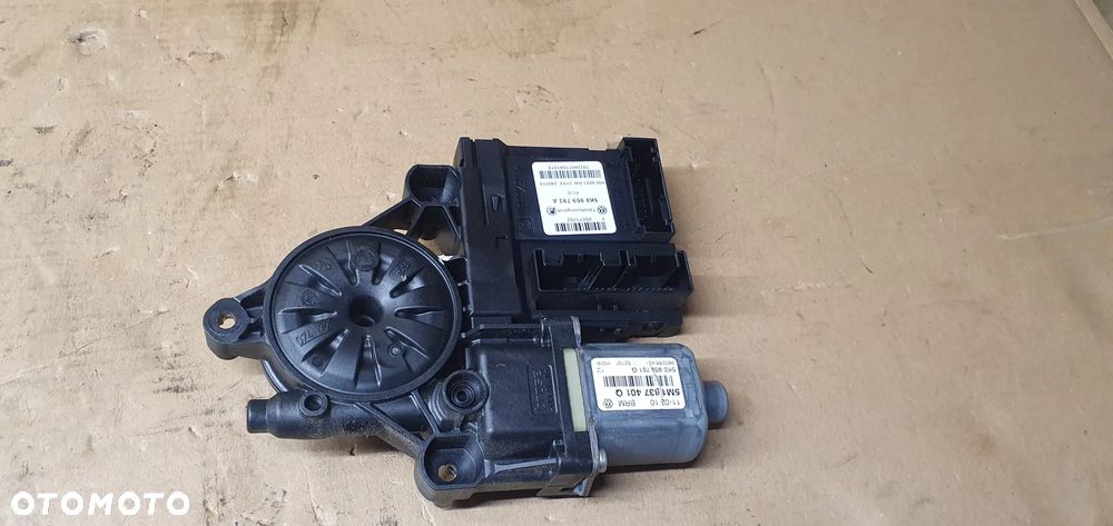 Silniczek szyby lewy przód przedni VW Golf VI 6 Plus 5K0959793A 5M1837401Q 5K0959701G - 5