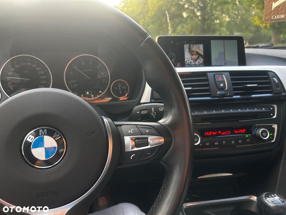 BMW Seria 3 316i M Sport - 24
