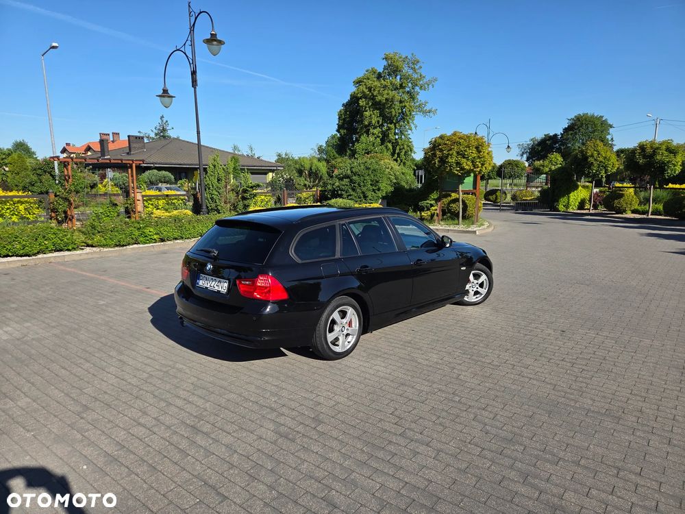 BMW Seria 3 318d - 14