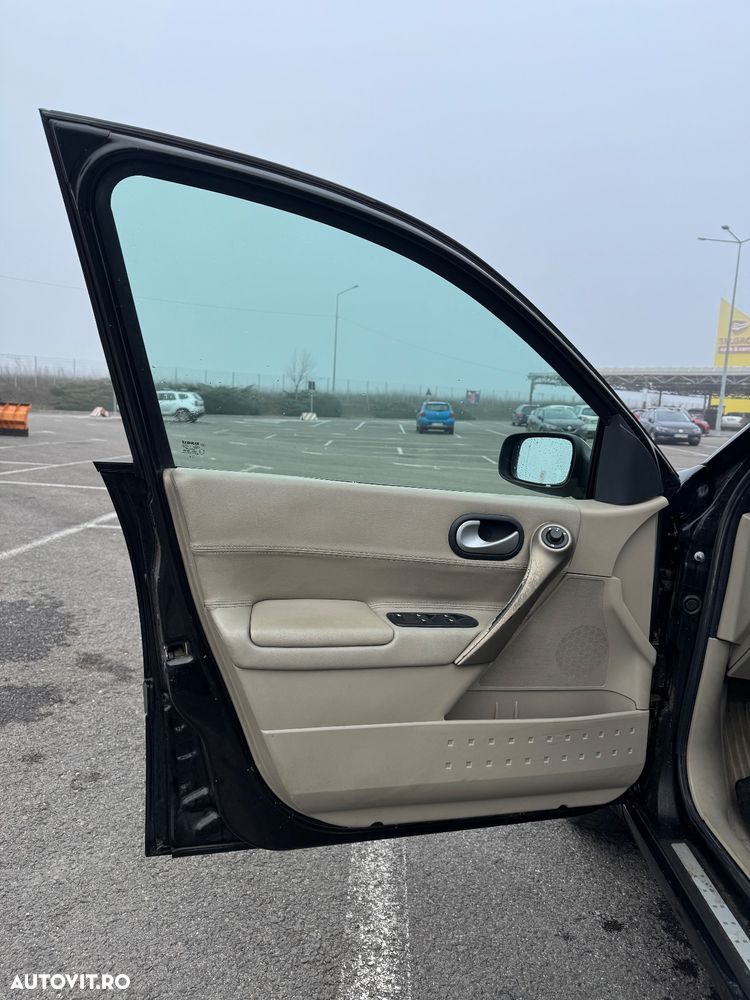 Renault Megane Sedan 1.6 16V Privilege Aut - 7