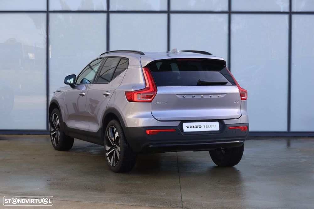 Volvo XC 40 2.0 B3 Plus Dark - 2